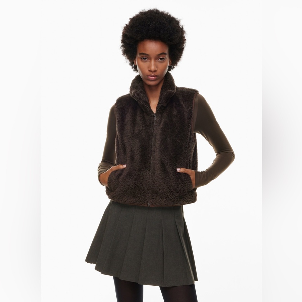 Aritzia Sunday Best Fuzzy Vest